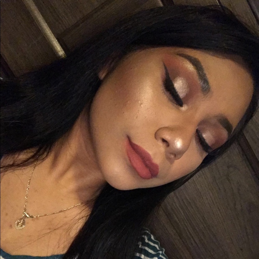 Meet your Posher, Daniela